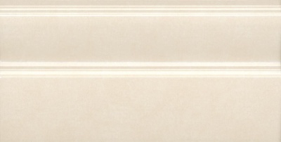 Плинтус Каподимонте бежевый глянцевый 30x15x1,7